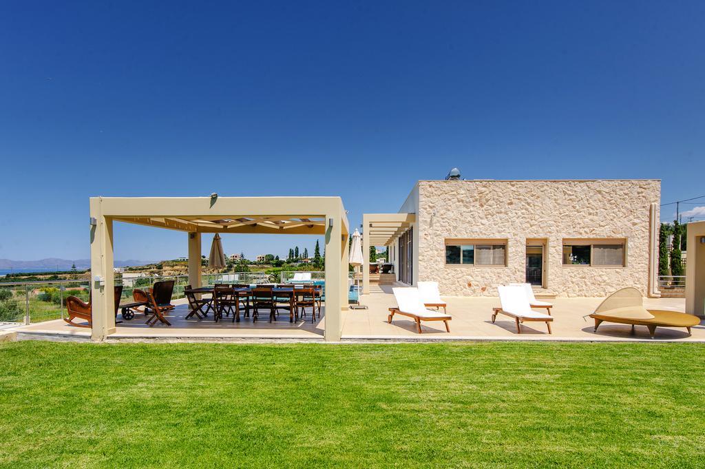 Villa Prigipessa Agia Marina  Exterior photo